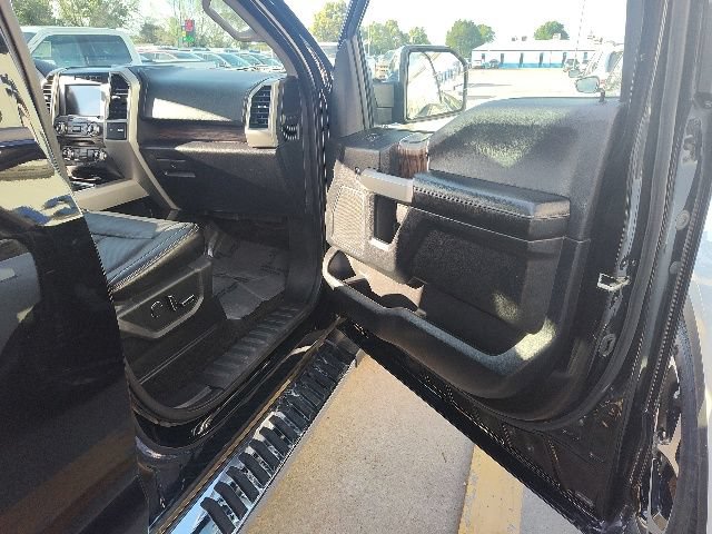 Used 2018 Ford F150 Lariat w/ Equipment Group 502A Luxury AWD/4WD image 11