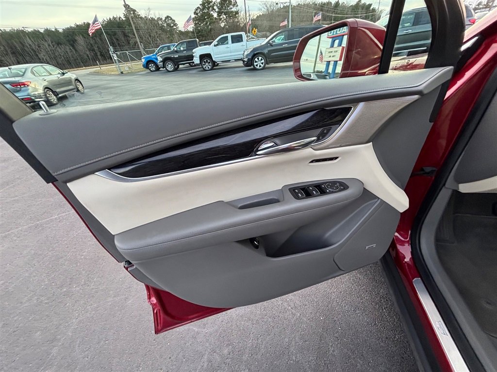 Used 2020 Cadillac XT6 Premium Luxury image 19