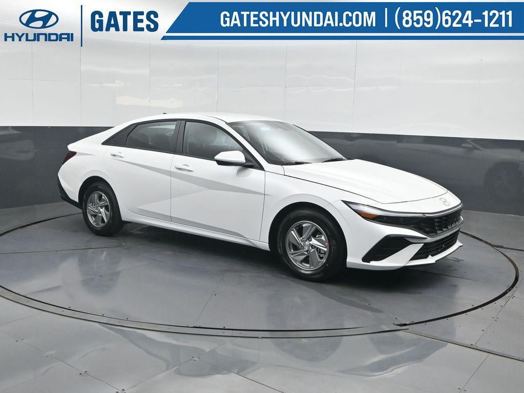 New 2026 Hyundai Elantra SE FWD image 4