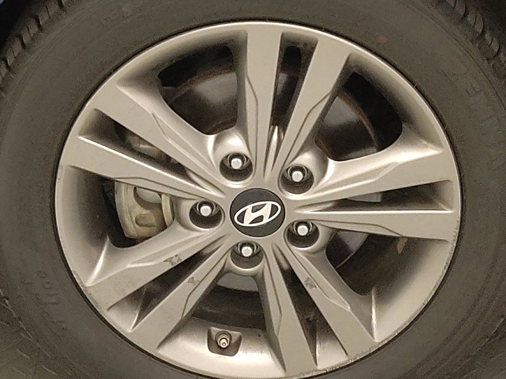 Used 2018 Hyundai Elantra SEL FWD image 31