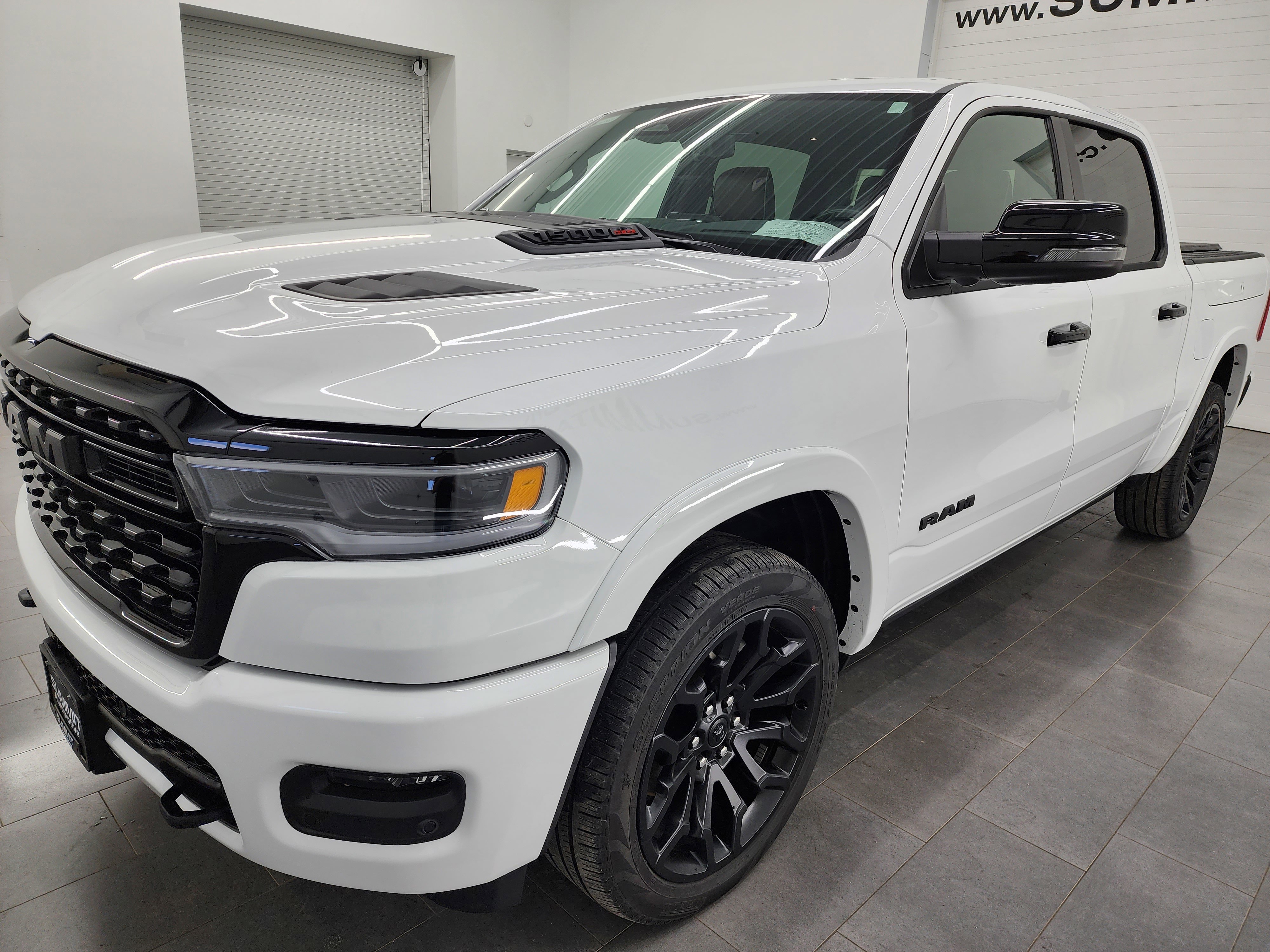 Used 2025 RAM 1500 Limited AWD/4WD image 7