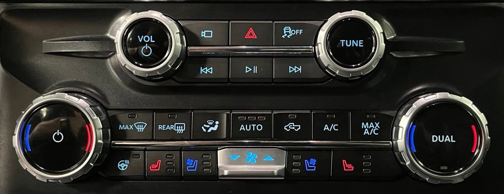 Used 2026 Ford F350 Lariat w/ Black Appearance Package AWD/4WD image 39