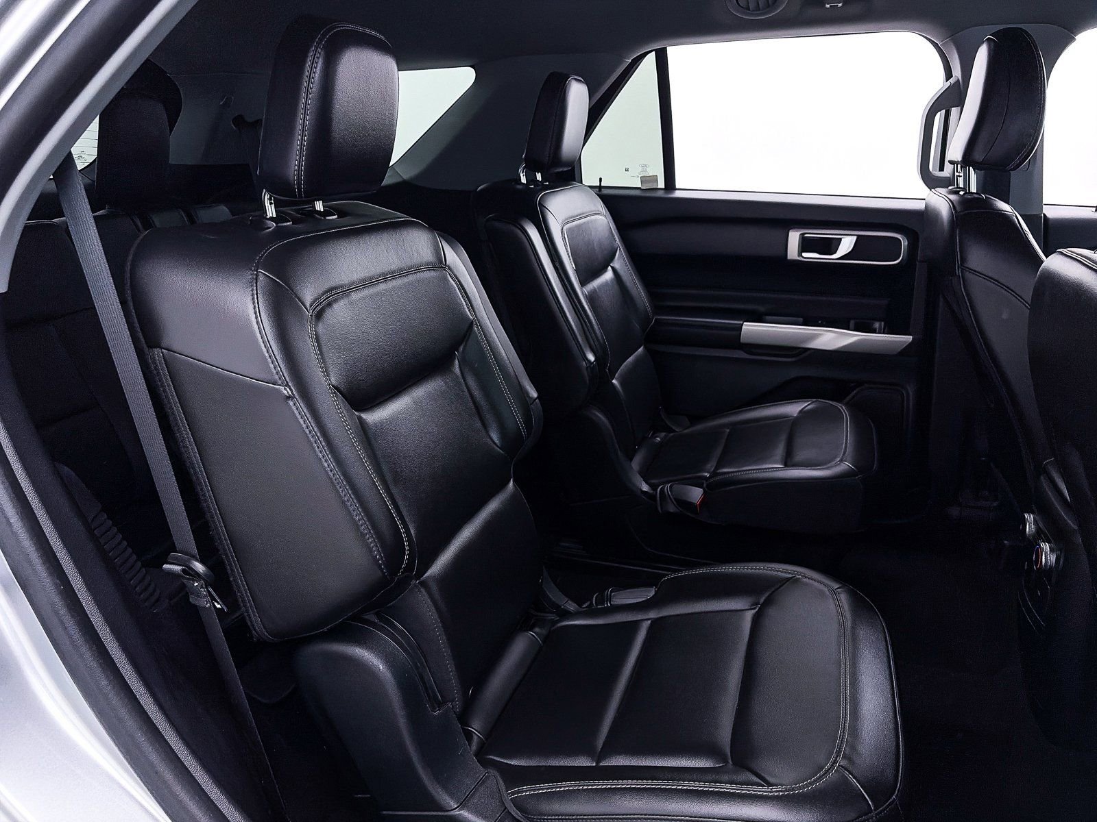 Used 2022 Ford Explorer XLT w/ Equipment Group 202A image 38