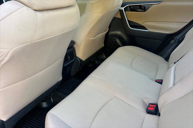 Certified 2023 Toyota RAV4 LE AWD/4WD image 4