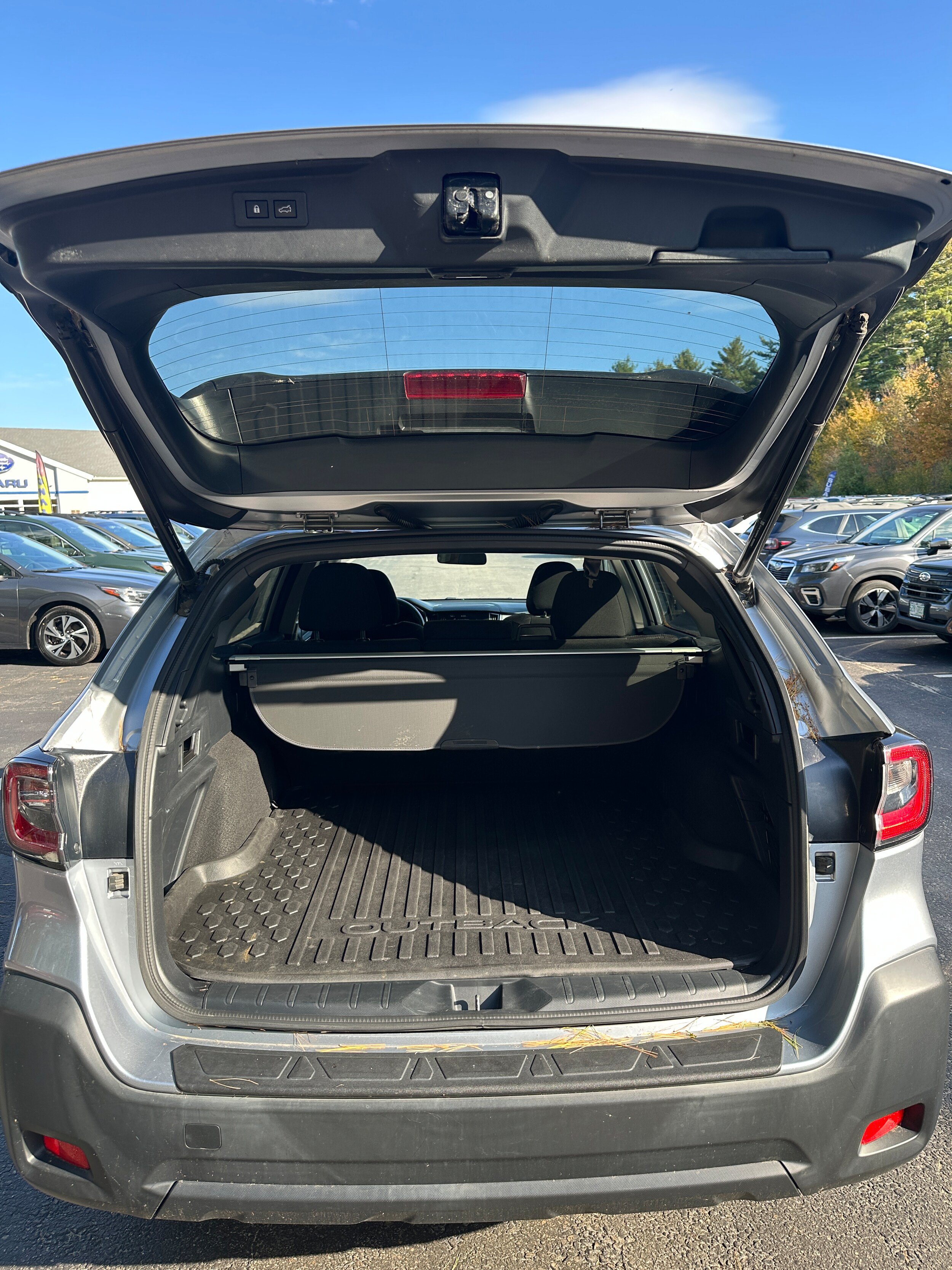 Used 2024 Subaru Outback Premium AWD/4WD image 12
