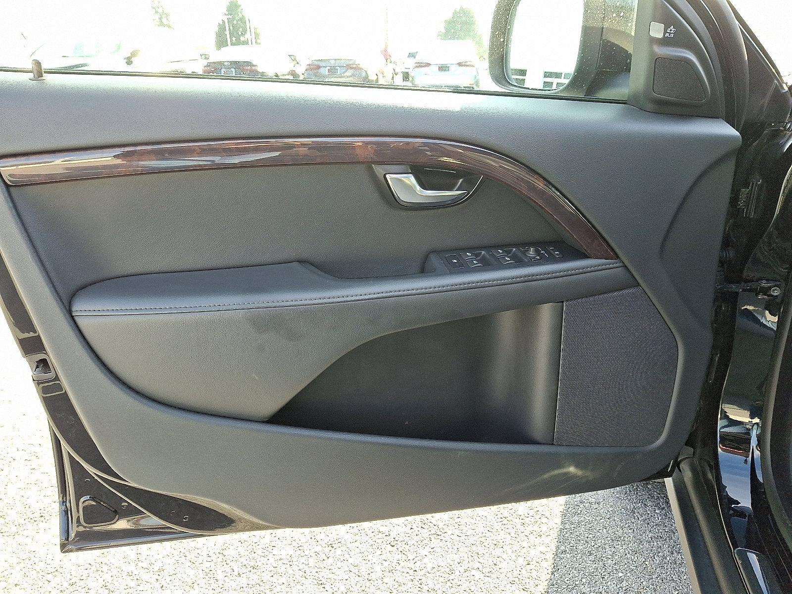 Used 2016 Volvo XC70 T5 Platinum w/ Climate Package image 14