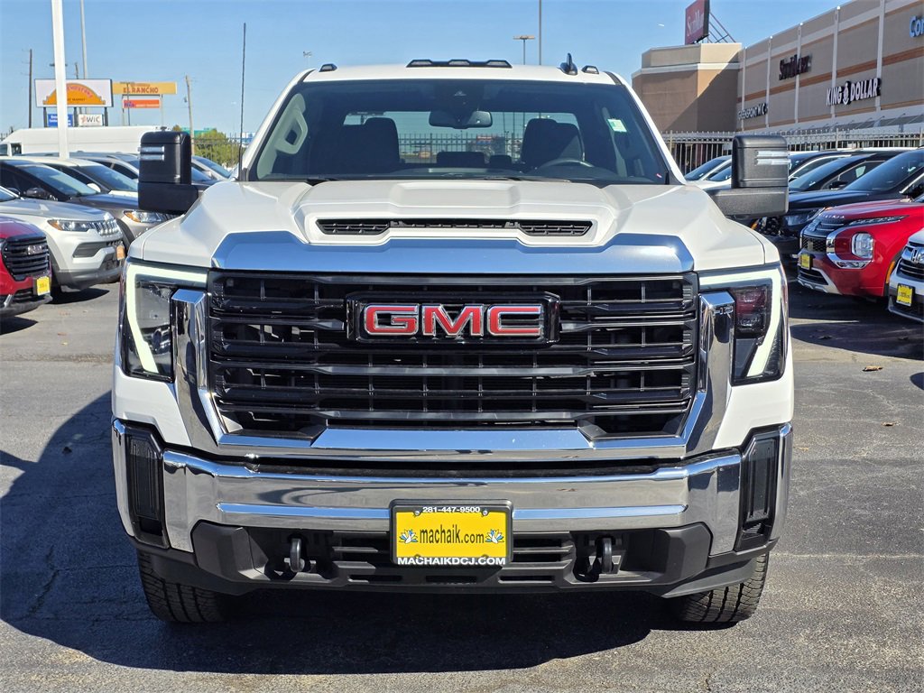 Used 2024 GMC Sierra 3500 Pro image 2