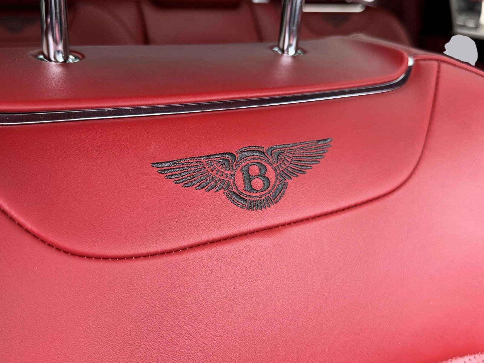 Used 2018 Bentley Bentayga AWD/4WD image 94