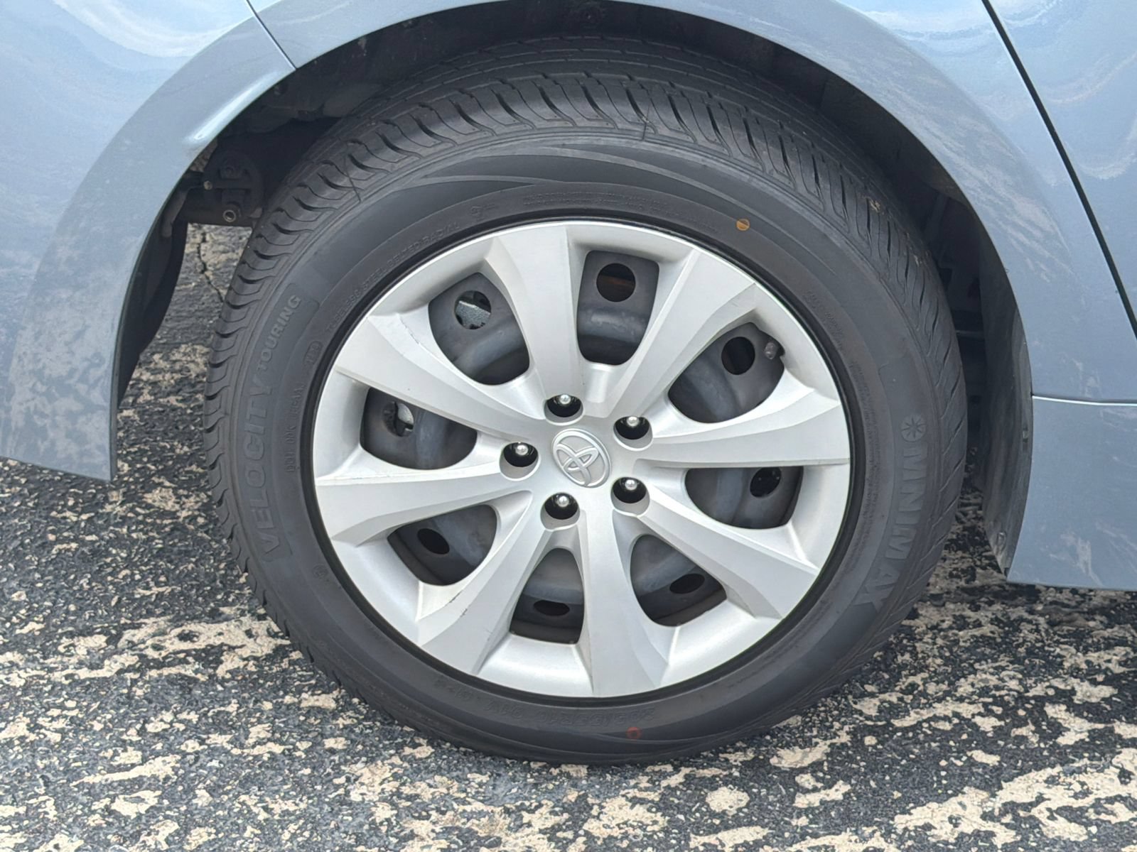 Used 2025 Toyota Corolla LE FWD image 19