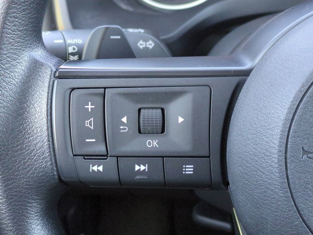 Used 2023 Nissan Rogue S image 24