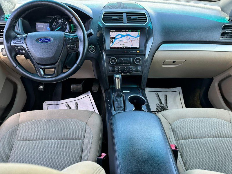 Used 2016 Ford Explorer XLT w/ Equipment Group 201A FWD image 9