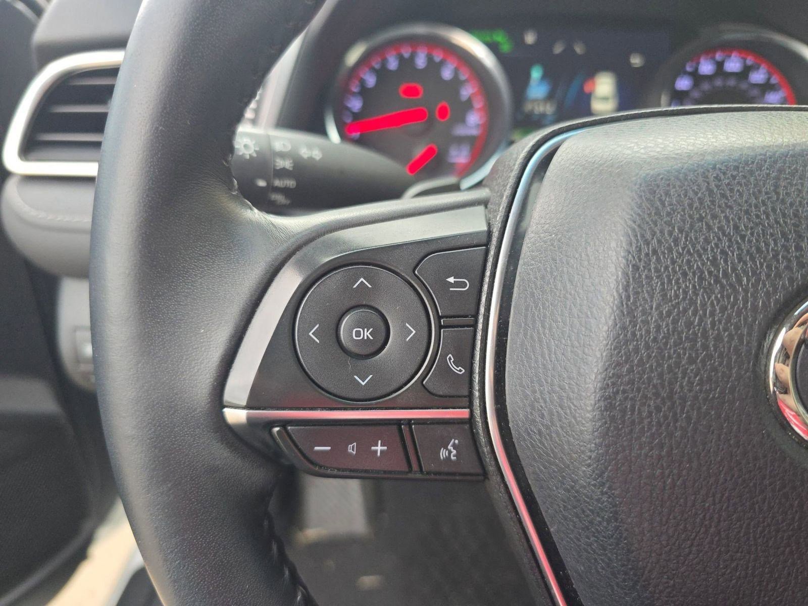 Used 2018 Toyota Camry XSE image 15