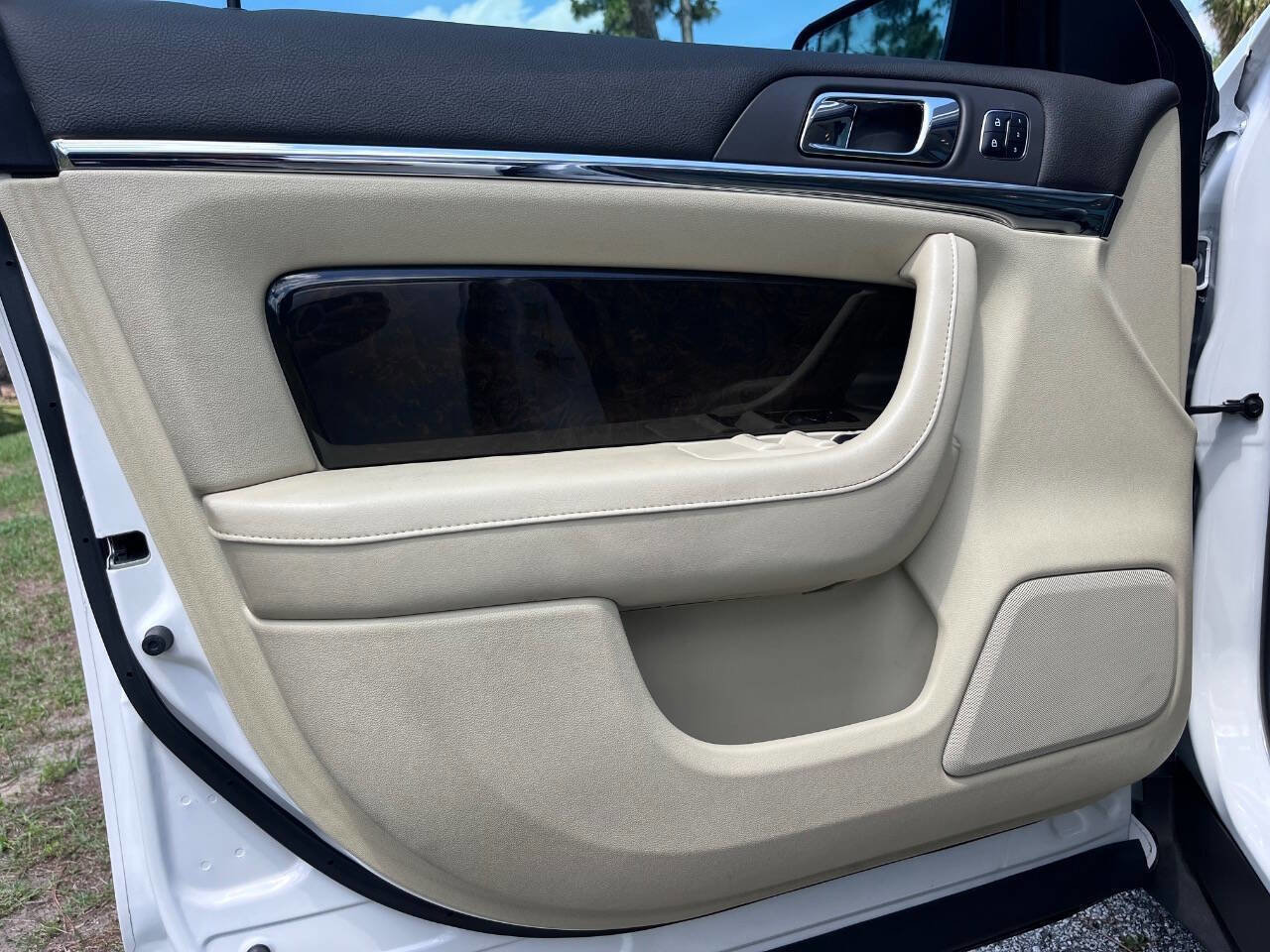 Used 2014 Lincoln MKS AWD w/ Equipment Group 201A image 34