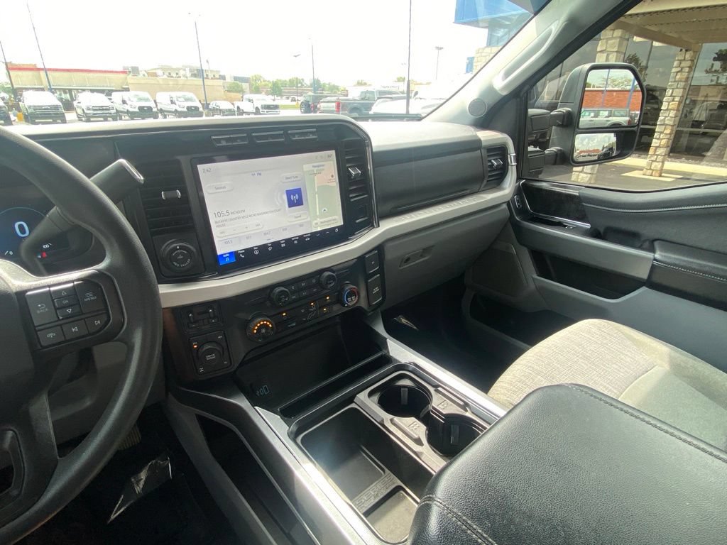 Used 2023 Ford F350 XLT w/ XLT Premium Package AWD/4WD image 28