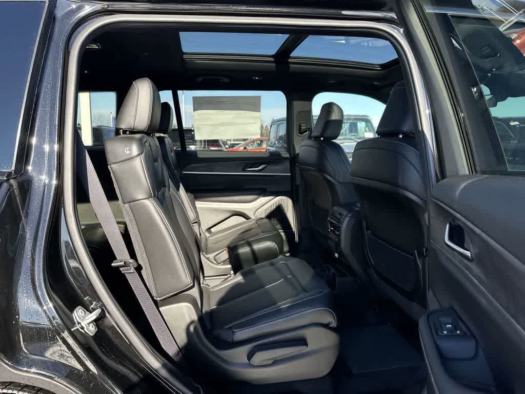 Used 2025 Jeep Grand Cherokee L Limited w/ Trailer Tow Package AWD/4WD image 18