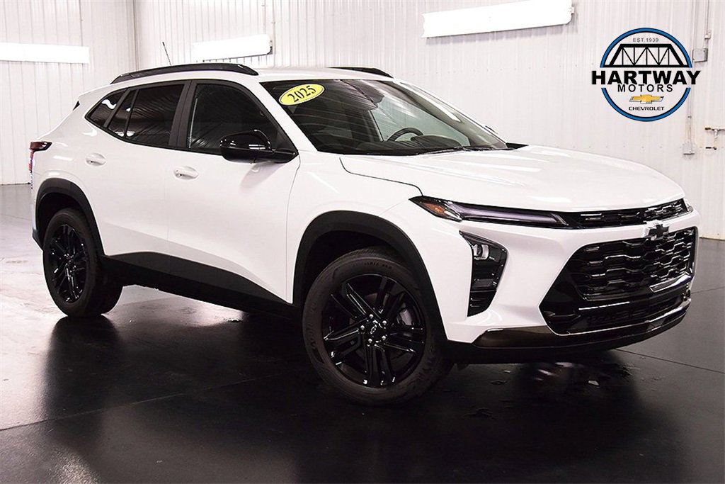 New 2025 Chevrolet Trax ACTIV image 1