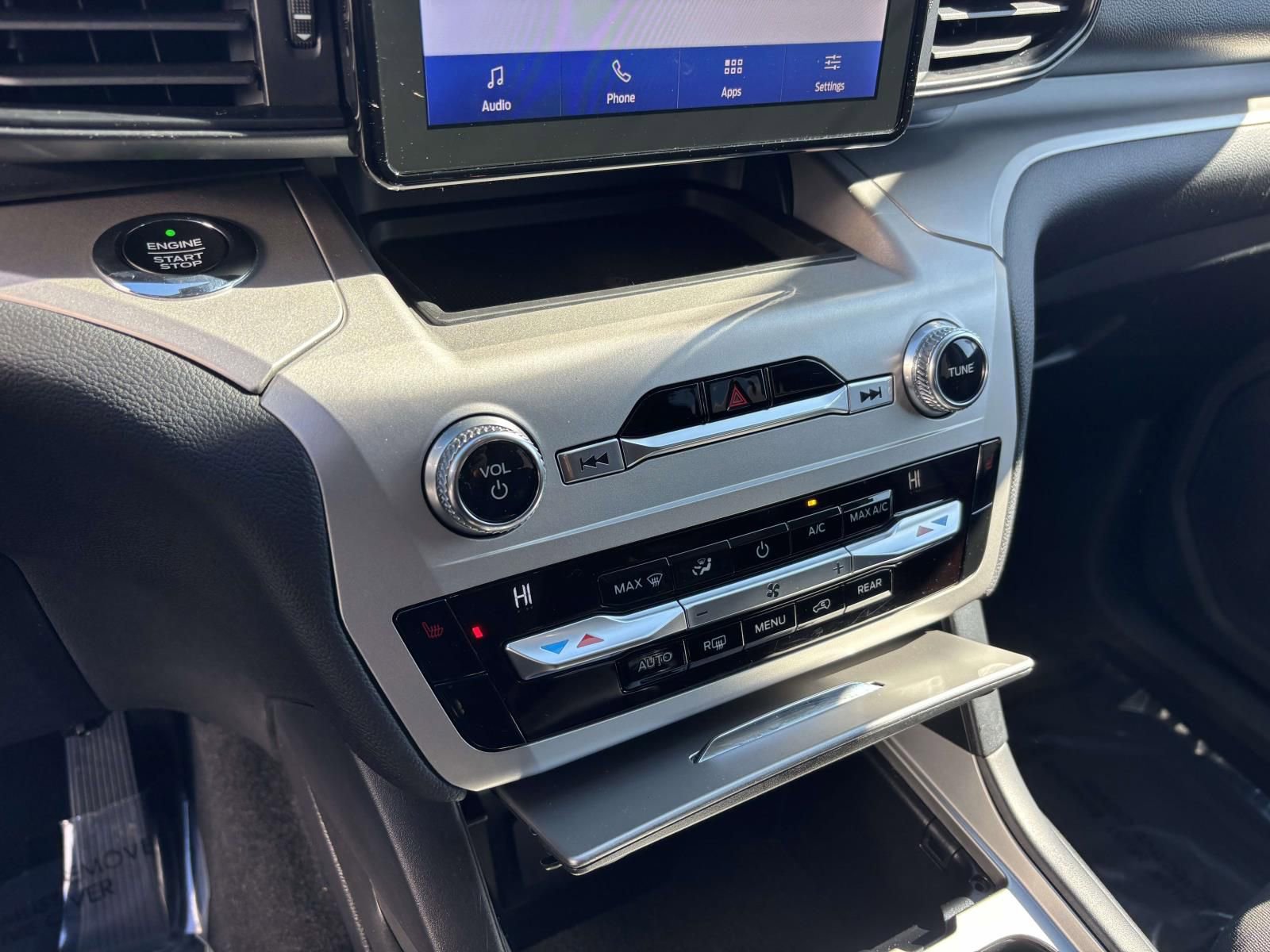 Used 2021 Ford Explorer XLT image 23