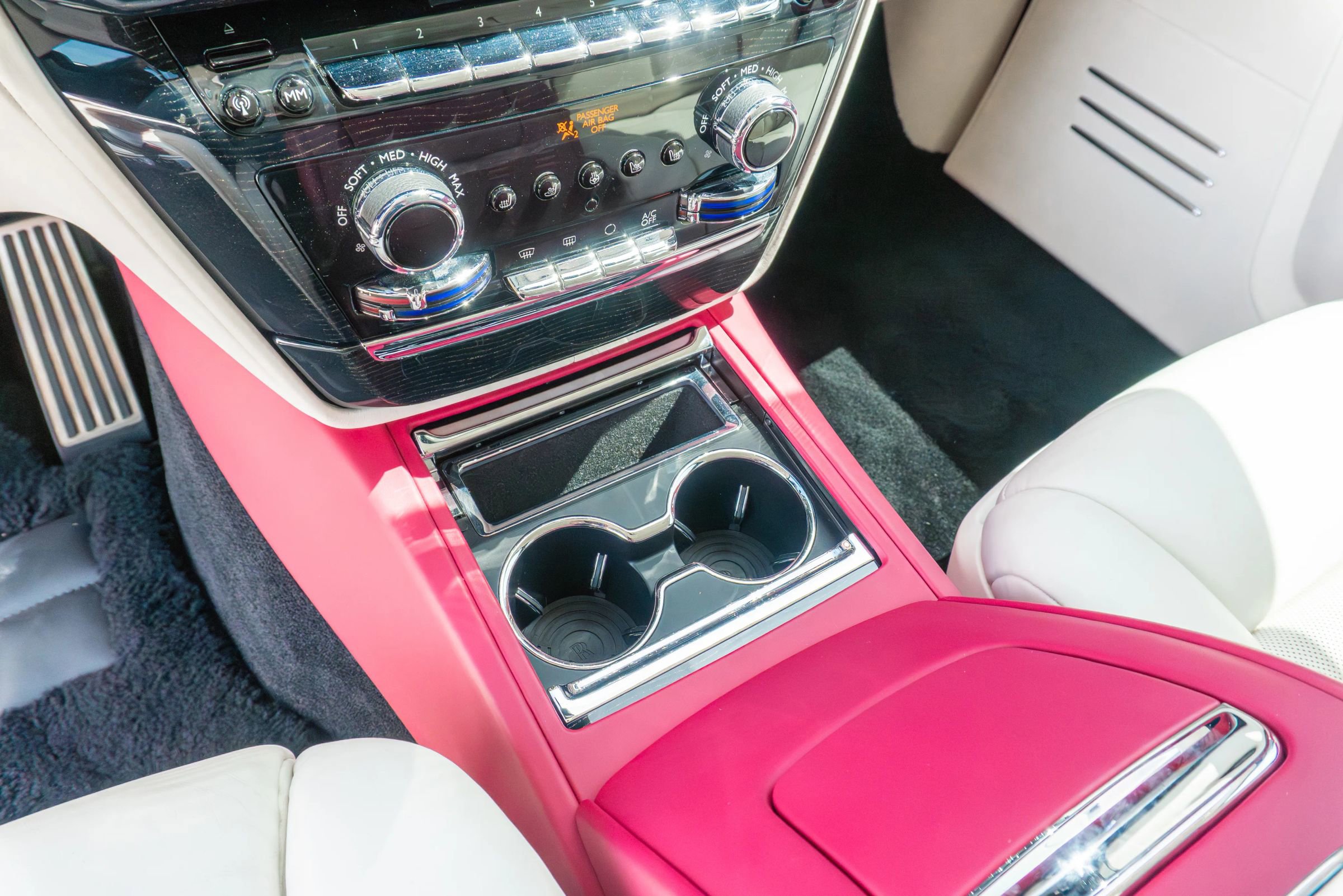 Used 2023 Rolls-Royce Phantom Sedan RWD image 74