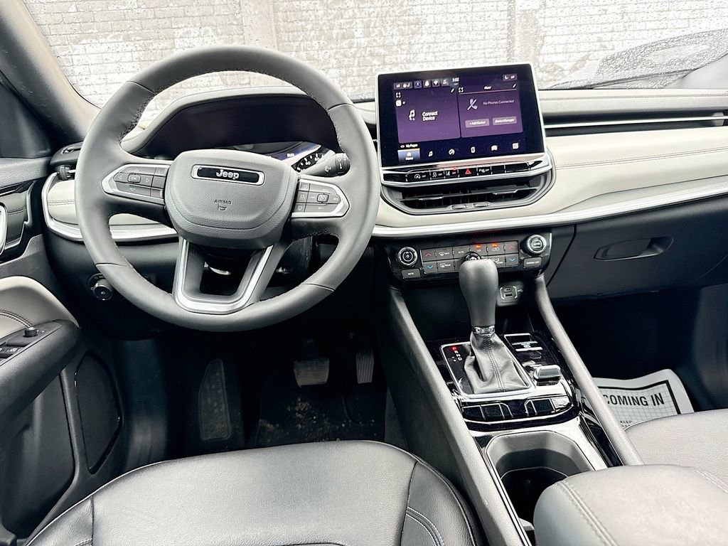 Used 2025 Jeep Compass Limited image 25