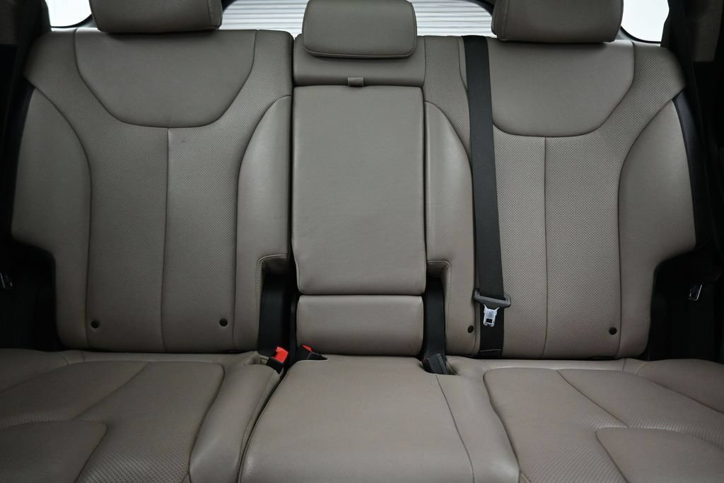 Used 2019 Hyundai Santa Fe Limited AWD/4WD image 29