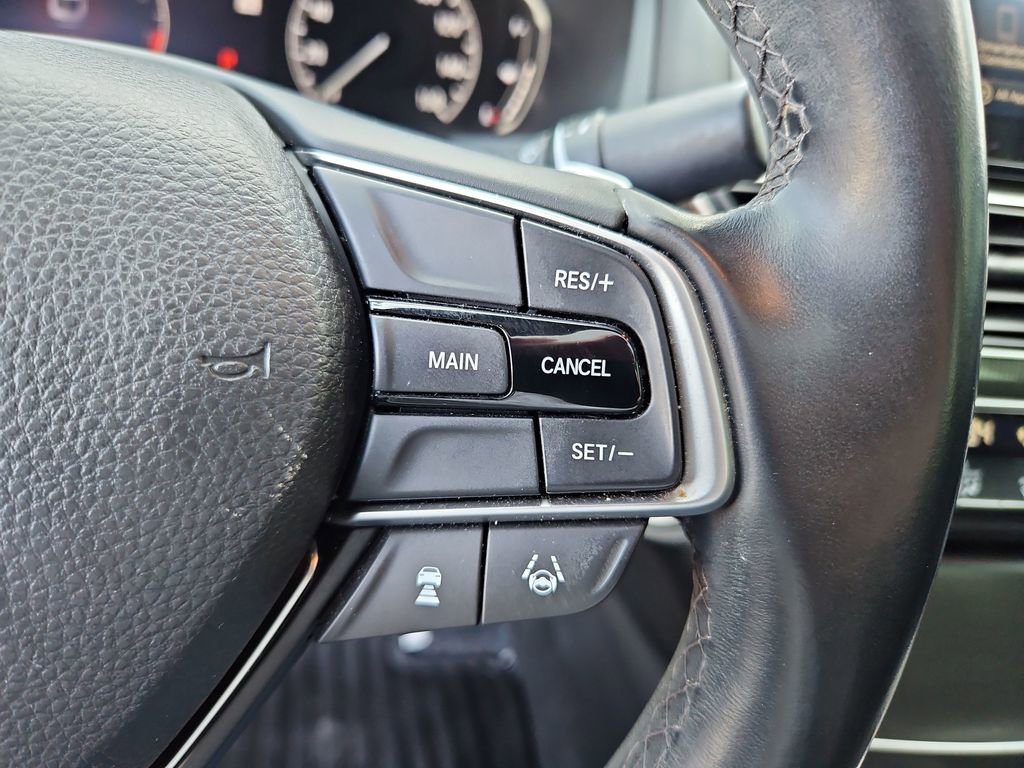 Used 2018 Honda Accord Sport image 12