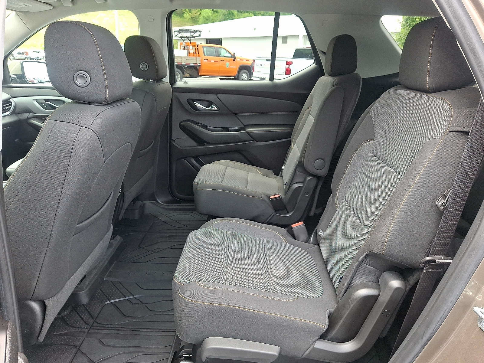 Used 2020 Chevrolet Traverse LT w/ LPO, Floor Liner Package AWD/4WD image 11