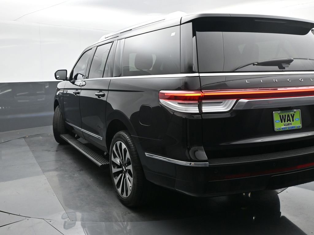 Used 2024 Lincoln Navigator L Reserve image 4