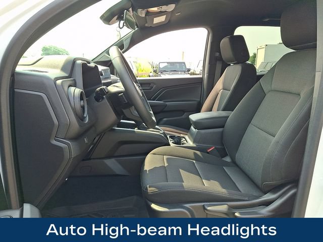 Used 2025 Chevrolet Colorado W/T RWD image 2