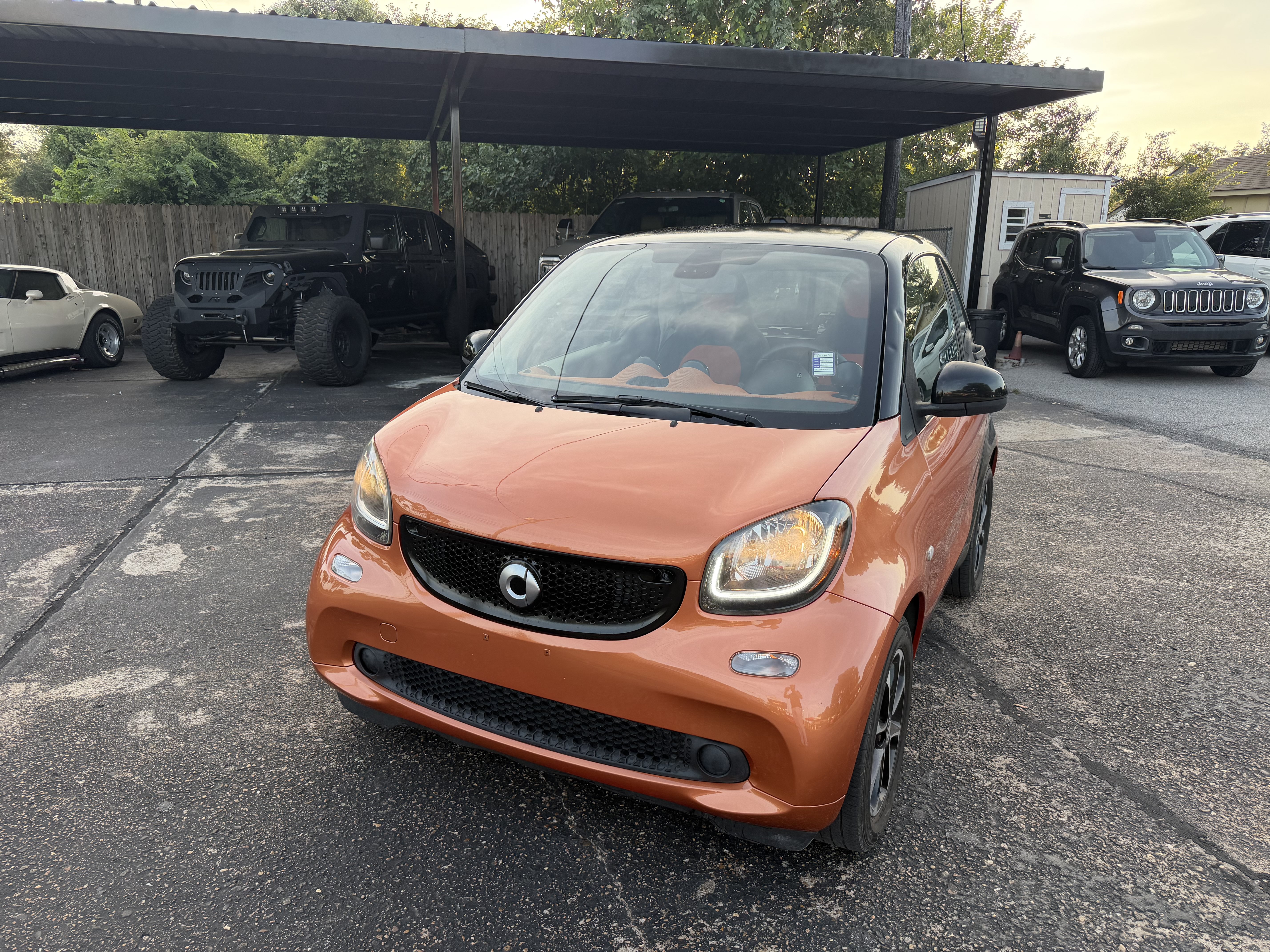 Used 2016 smart fortwo passion RWD image 5