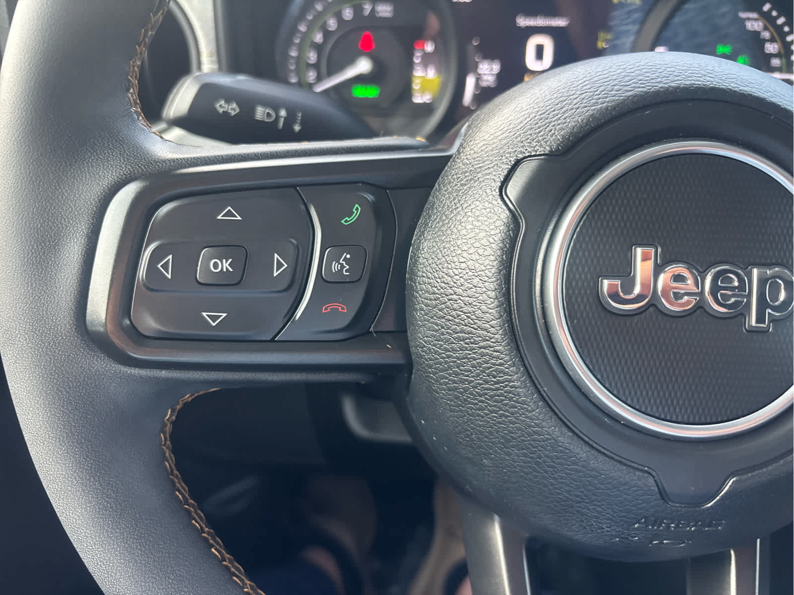 Used 2024 Jeep Wrangler Unlimited w/ Convenience Group AWD/4WD image 26