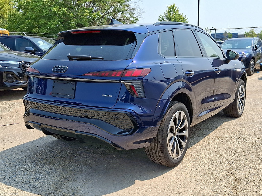 New 2026 Audi Q3 quattro 2.0T AWD/4WD image 4