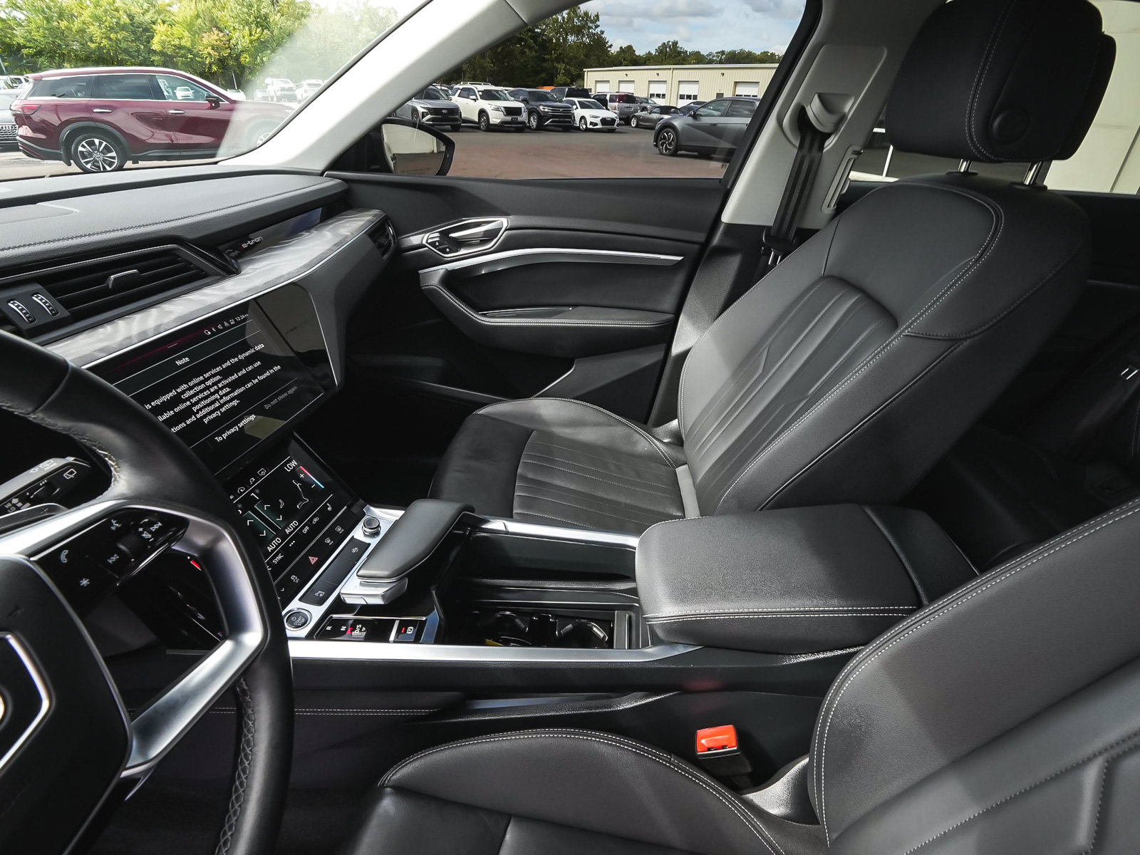 Used 2024 Audi Q8 e-tron Premium AWD/4WD image 29