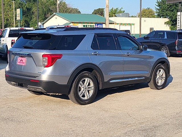 Used 2020 Ford Explorer XLT w/ Equipment Group 202A AWD/4WD image 8