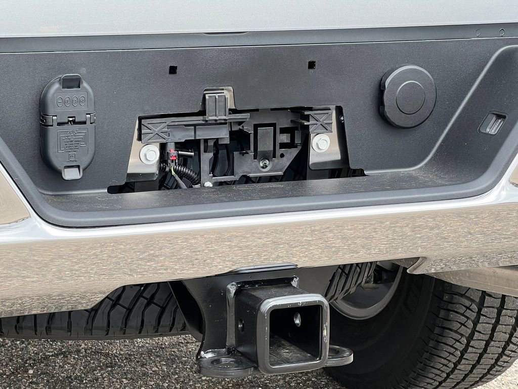 New 2026 GMC Sierra 2500 SLE w/ SLE Value Package; image 12