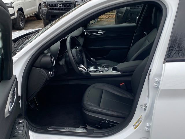 Used 2024 Alfa Romeo Giulia Ti image 21
