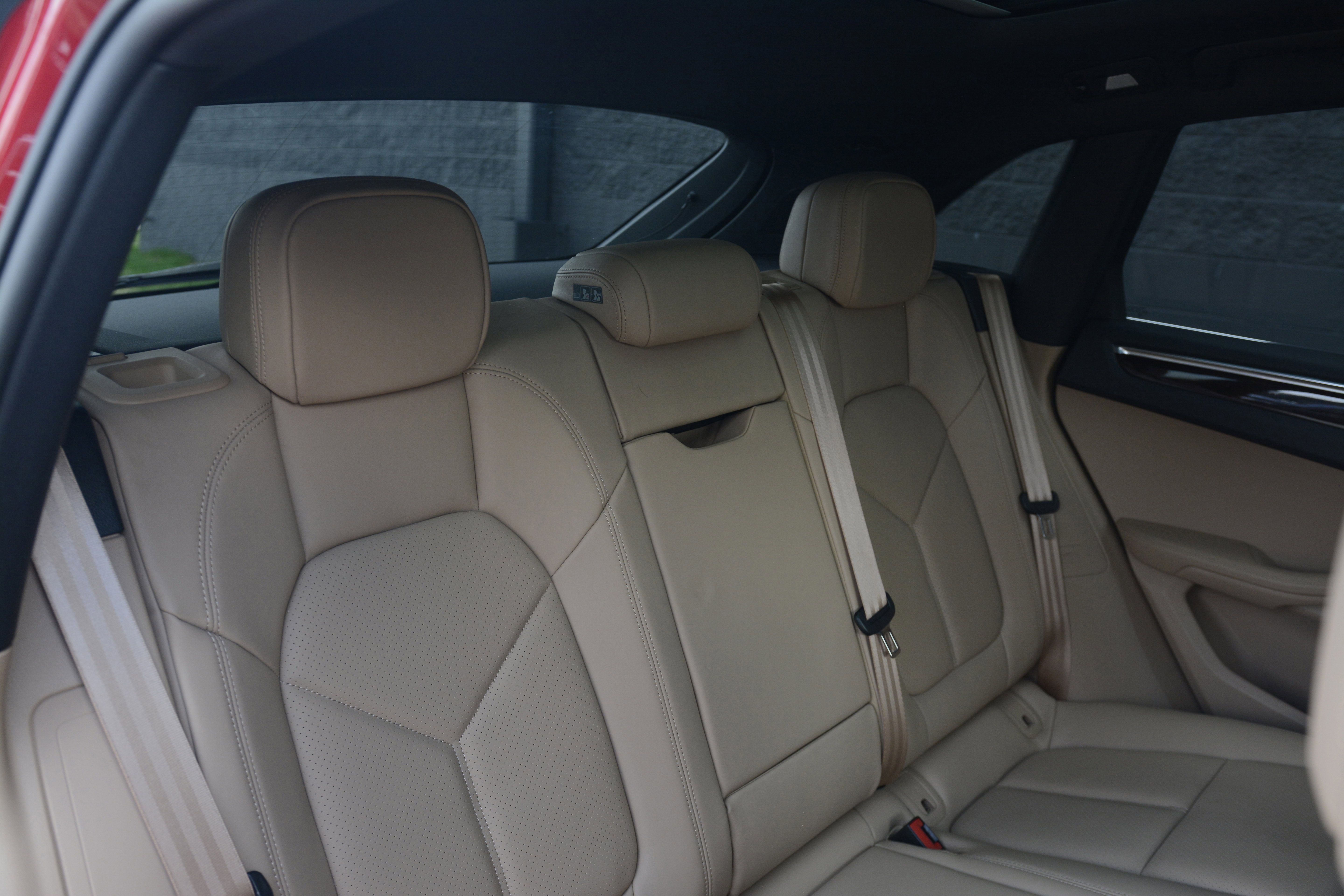 Certified 2025 Porsche Macan image 35
