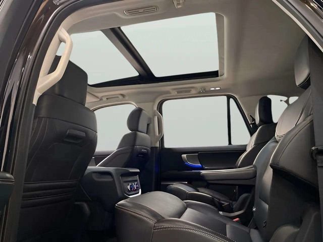 Used 2025 Ford Expedition Max Platinum AWD/4WD image 30