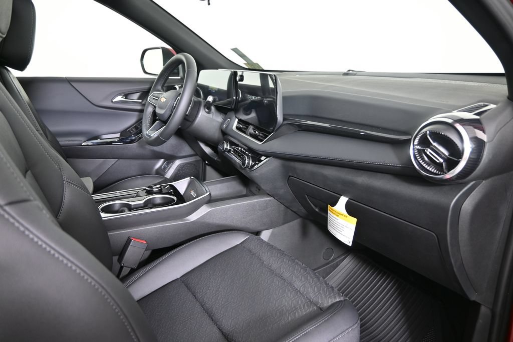 Used 2026 Chevrolet Equinox LT w/ Convenience Package II AWD/4WD image 14