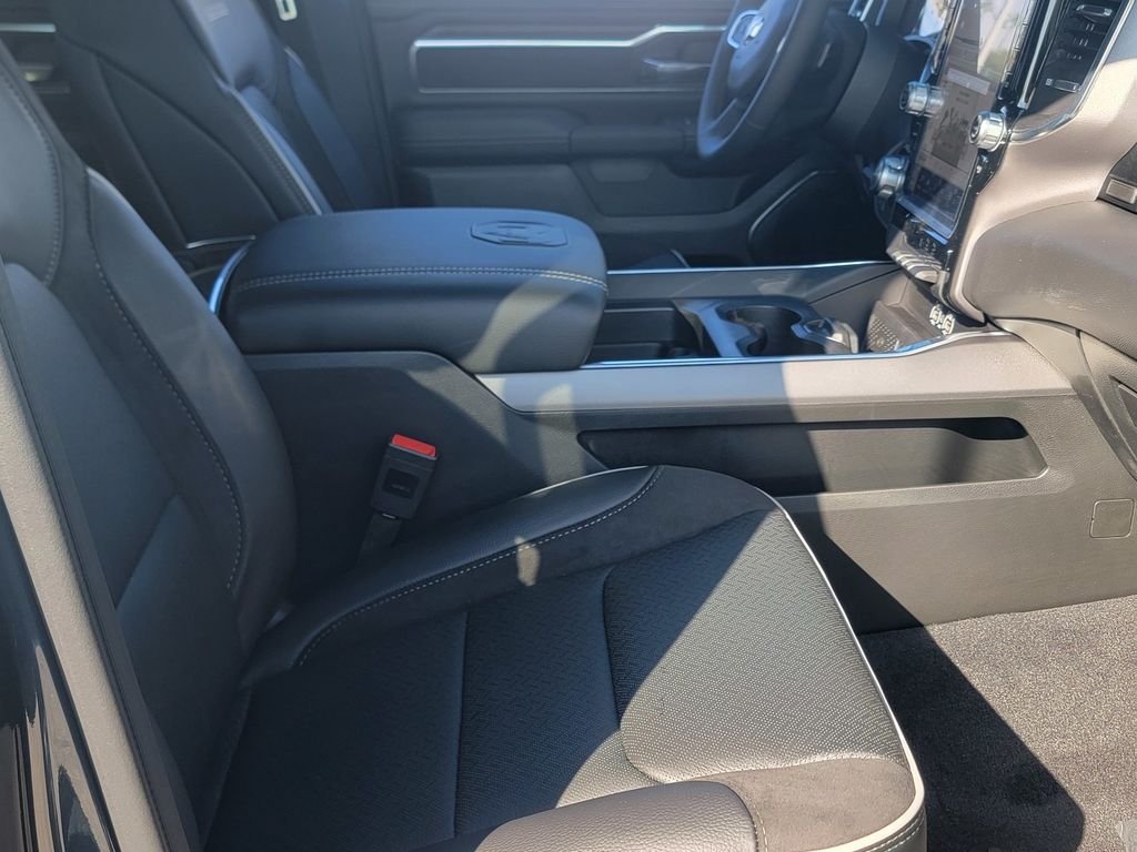 New 2026 RAM 1500 Laramie AWD/4WD image 12
