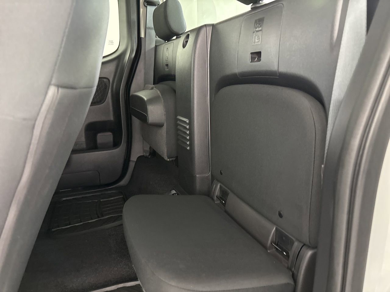 Used 2022 Nissan Frontier S image 19