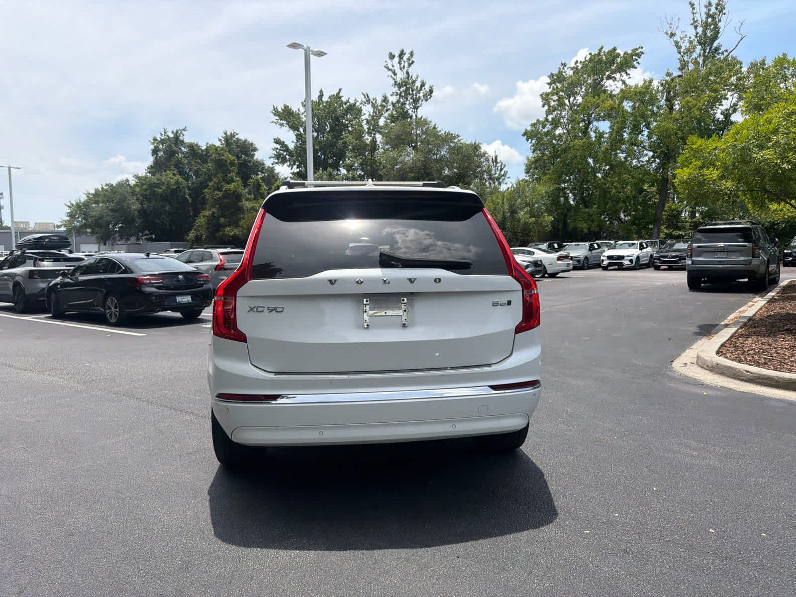 Used 2024 Volvo XC90 B6 Plus w/ Protection Package Premier AWD/4WD image 14