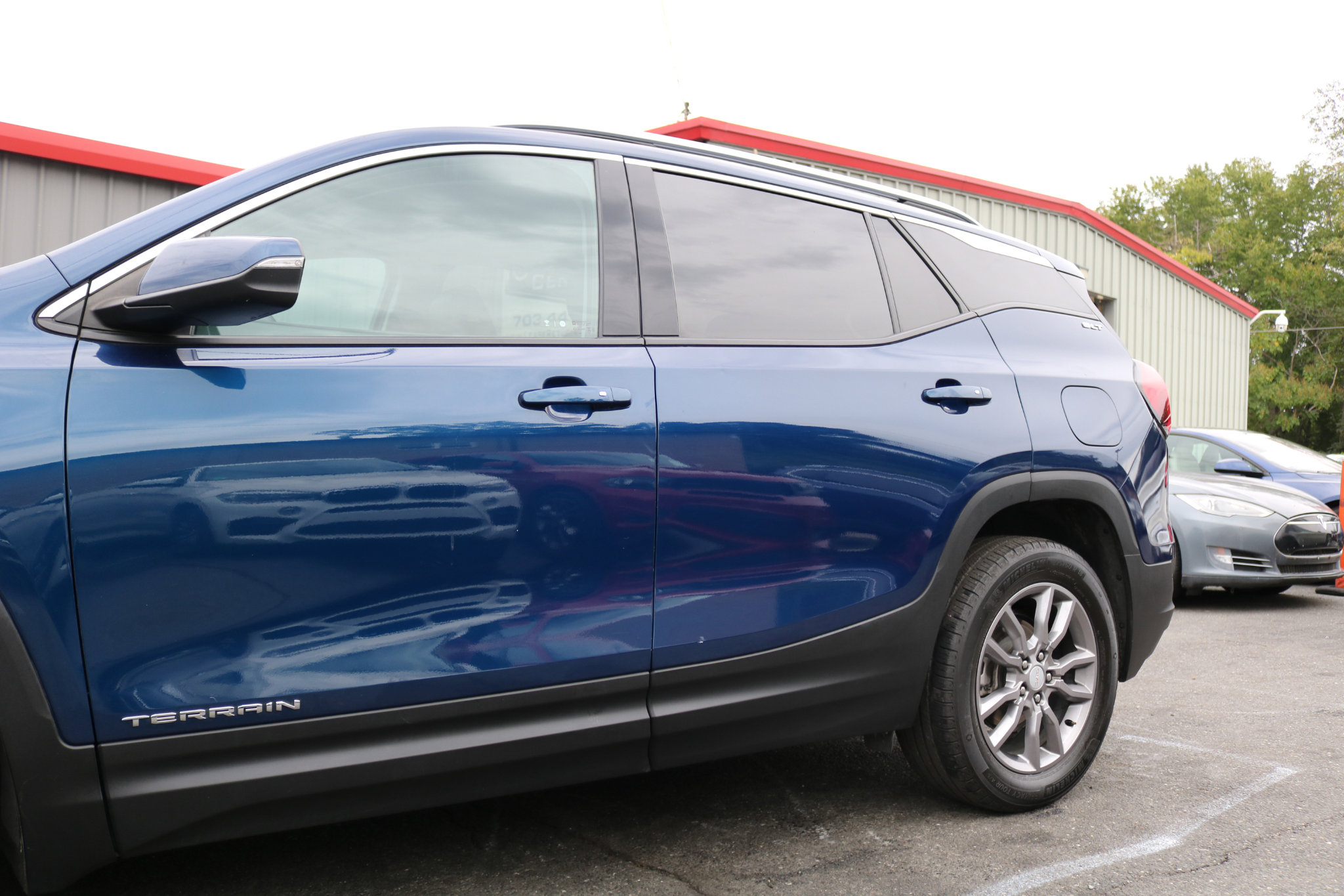 Used 2023 GMC Terrain SLT image 8