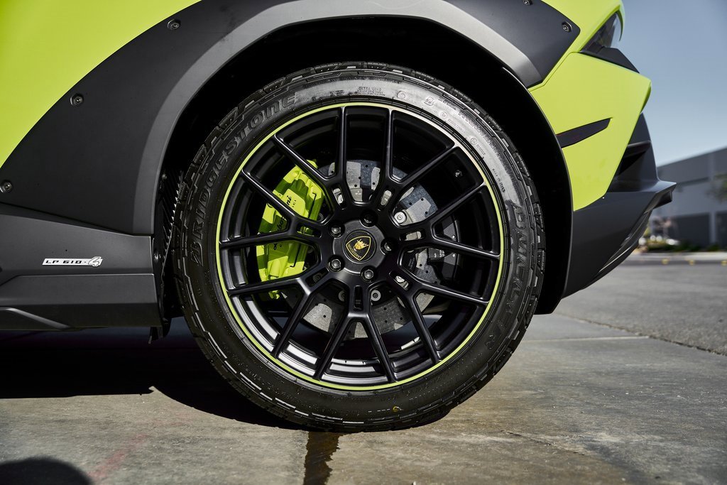 Used 2024 Lamborghini Huracan Sterrato image 30