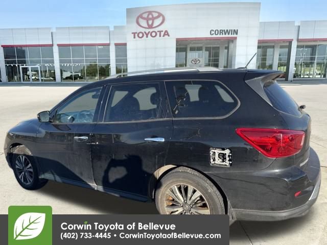 Used 2017 Nissan Pathfinder SV image 8