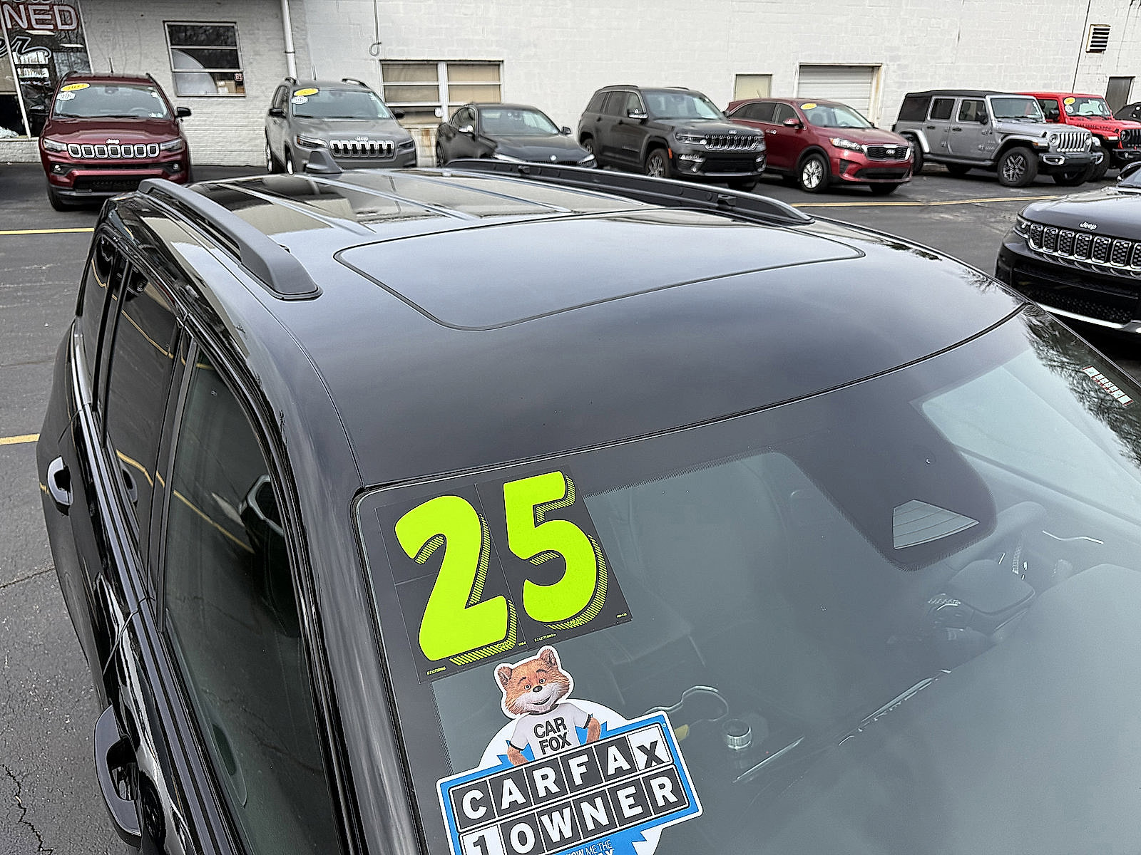 Used 2025 Jeep Grand Cherokee Altitude image 7