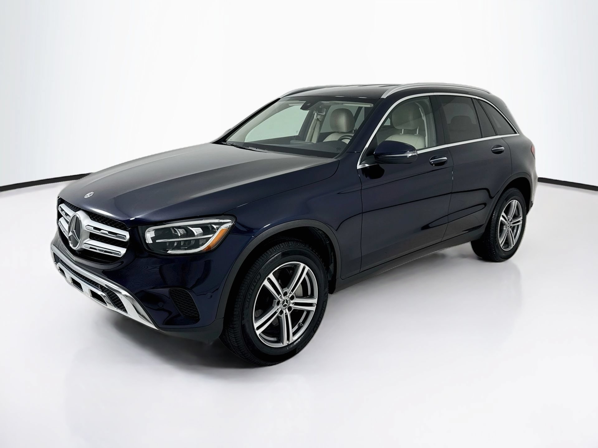 Used 2021 Mercedes-Benz GLC 300 image 3