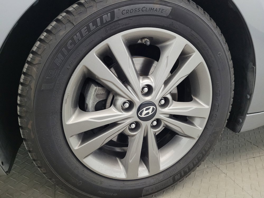 Used 2018 Hyundai Elantra SEL FWD image 31