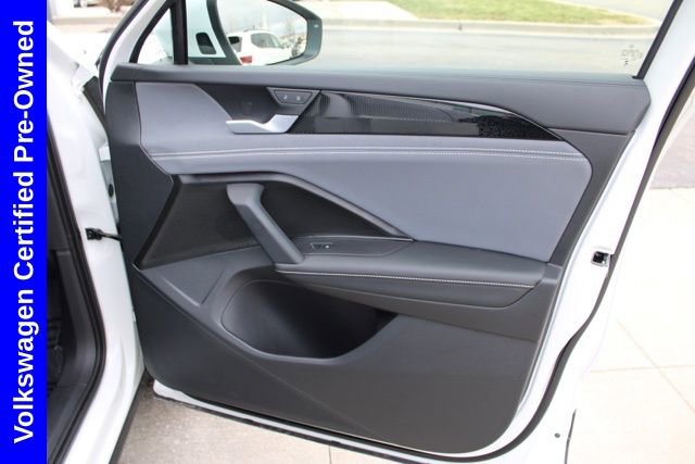 Used 2025 Volkswagen Tiguan SE image 22