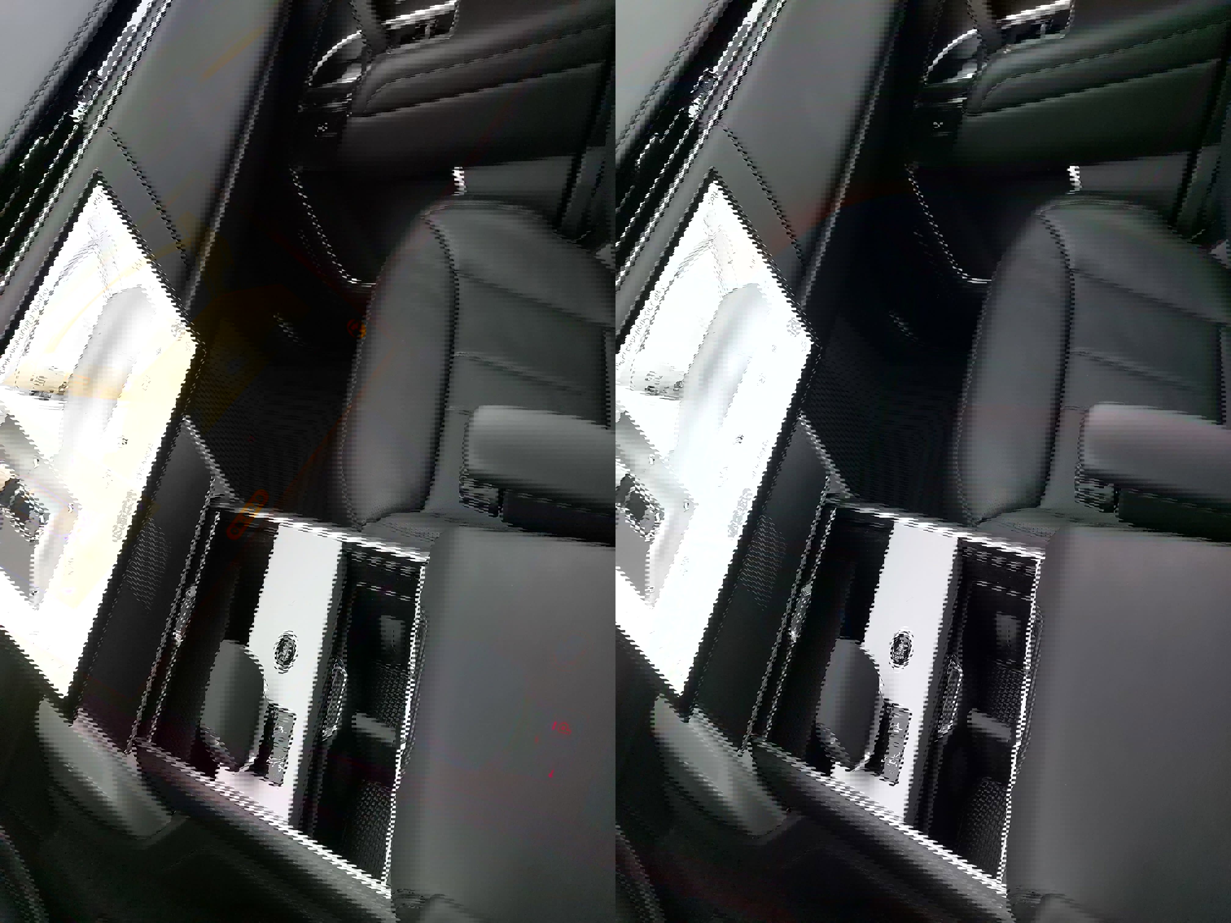 Used 2024 Land Rover Range Rover Autobiography image 27