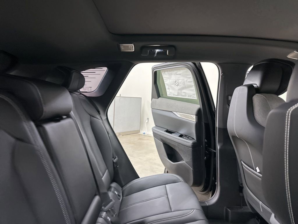 New 2026 Cadillac Optiq Luxury 1 image 22